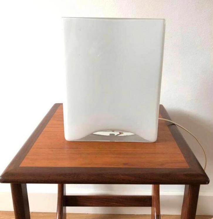 Vintage Y Volux design tafellamp | Italy | jaren 80, Huis en Inrichting, Lampen | Tafellampen, Zo goed als nieuw, Minder dan 50 cm