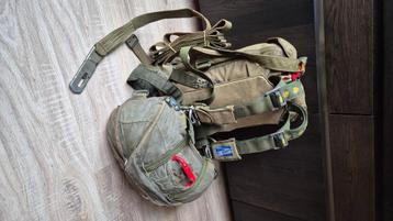 Originele complete parachute beschikbaar voor biedingen