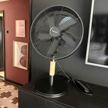 Bestron Bureau Ventilator Zwart met Hout beschikbaar voor biedingen