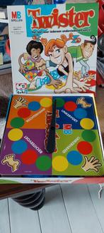 Twister spel - MB Spellen, Hobby en Vrije tijd, Gezelschapsspellen | Bordspellen, Een of twee spelers, Ophalen of Verzenden, Zo goed als nieuw