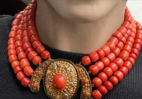 Zware 100% echte Antieke Bloedkoralen 18 karaat Gouden slot, Sieraden, Tassen en Uiterlijk, Antieke sieraden, Ketting, Goud, Ophalen of Verzenden