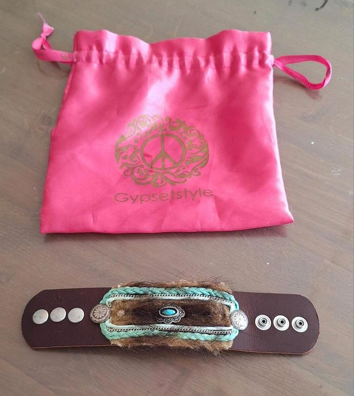 Gypset armband met turquoise steen en tasje, Sieraden, Tassen en Uiterlijk, Armbanden, Zo goed als nieuw, Leer, Bruin, Met strass