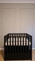 Zwarte box met lade, boxmatras, boxkleed en boxmobiel, Kinderen en Baby's, Boxen, Ophalen, Gebruikt, Lade