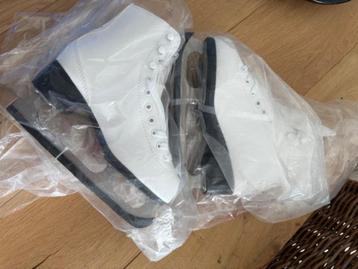 Nieuwe Roces - Paradise maat 34 Kunstrijschaatsen  beschikbaar voor biedingen