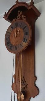ANTIEKE HOUTEN WANDKLOK MET DE BEKENDE WARMINK HAANTJES, Antiek en Kunst, Ophalen of Verzenden