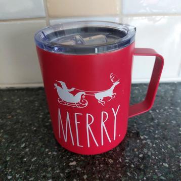 Kerst Rae Dunn beker Merry beschikbaar voor biedingen