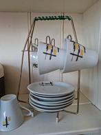 6 Vintage kop en schotels hangend op een rekje met rekje, Antiek en Kunst, Ophalen of Verzenden