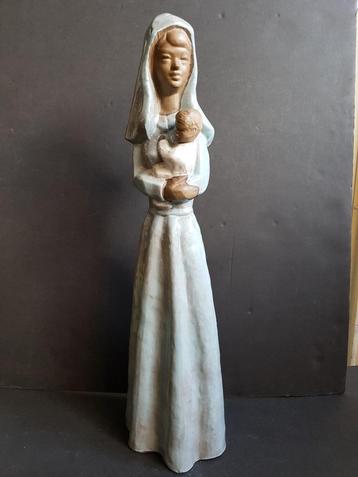 Keramieken beeld Maria met Kind beschikbaar voor biedingen