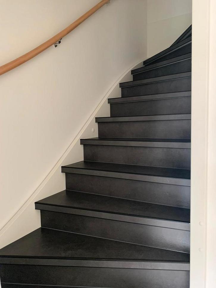 Zwarte pvc houtlook trapbekleding traprenovatie, Doe-het-zelf en Verbouw, Ladders en Trappen, Nieuw, Trap, 2 tot 4 meter, Ophalen