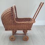 Vintage rieten poppenwagen (ca 45jr oud) jaren 70-80, Ophalen of Verzenden, Gebruikt