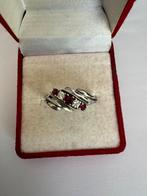 14 KRT.WIT GOUDEN RING MET DIAMANTEN EN ROBIJNEN, Wit, Ophalen of Verzenden, Zo goed als nieuw, 17 tot 18