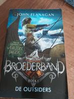 Broederband - Boek 1 - John Flanagan, Ophalen of Verzenden, Zo goed als nieuw