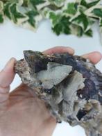 Prachtige donkere paarse fluoriet uit Pakistan, Verzamelen, Mineralen en Fossielen, Ophalen of Verzenden, Mineraal