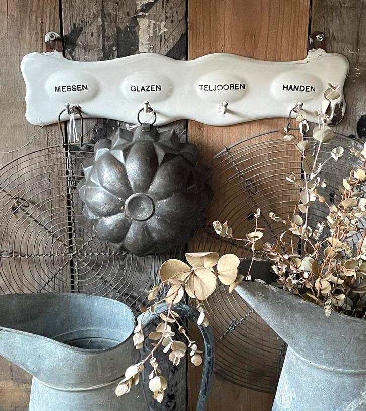 Emaille oud handdoek rekje wit, Antiek en Kunst, Antiek | Emaille, Verzenden