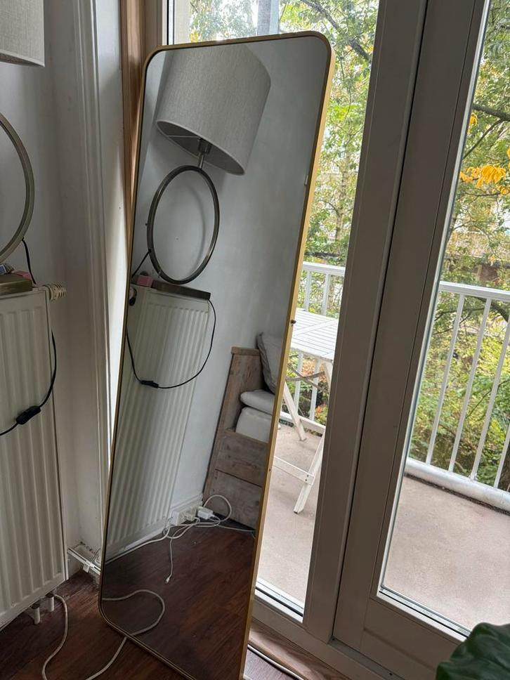 Spiegel met Standaard & Gouden Rand, Huis en Inrichting, Woonaccessoires | Spiegels, Zo goed als nieuw, 50 tot 75 cm, 150 tot 200 cm