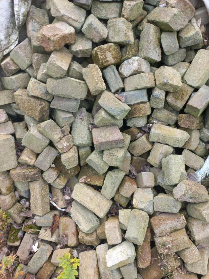 Oude Waaltjes - 6 Bigbags, Tuin en Terras, Tegels en Klinkers, Gebruikt, Klinkers, Beton, 10 m² of meer, Ophalen of Verzenden