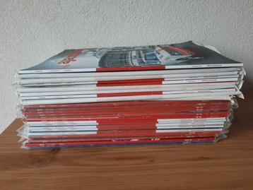 Grote Stapel Ajaxlife Magazines Ajax Tijdschriften beschikbaar voor biedingen