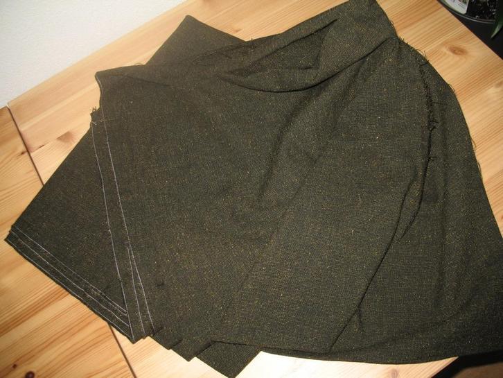 Coupon Zwart met Lurex 1,15 cm x 1,50 cm ( Lx Br.), Hobby en Vrije tijd, Stoffen en Lappen, Nieuw, Overige materialen, 120 cm of meer