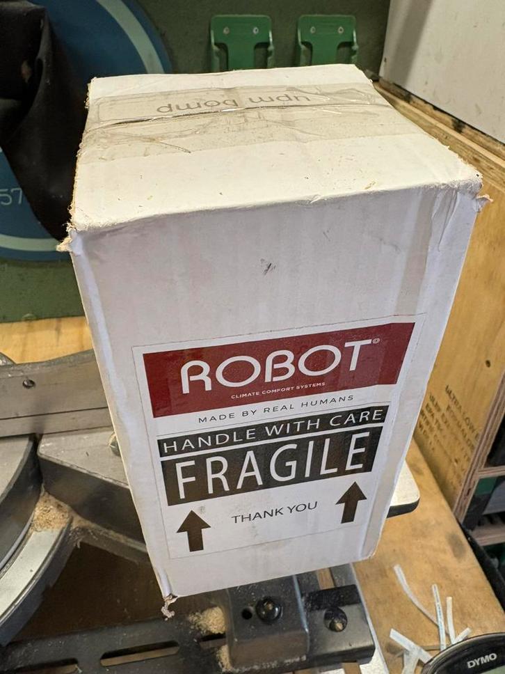 Gloednieuwe Robot vloerverwarming verdeler pomp, Doe-het-zelf en Verbouw, Verwarming en Radiatoren, Nieuw, Overige typen, Minder dan 200 watt