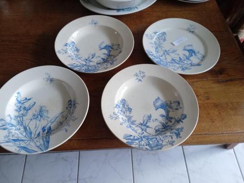 1diep bord gemerkt PETUNIA van merk B.F.K. Belgie, Antiek en Kunst, Antiek | Servies los, Ophalen of Verzenden