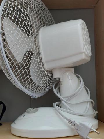 White 2speed desk ventilator wit fan beschikbaar voor biedingen
