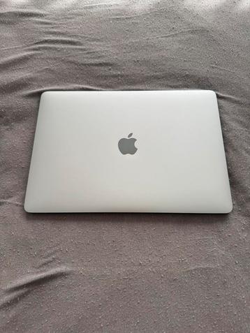 Macbook Pro 13 Inch, Touch Bar, 16GB beschikbaar voor biedingen