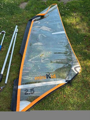 Surfzeil minikid 2.5 beschikbaar voor biedingen