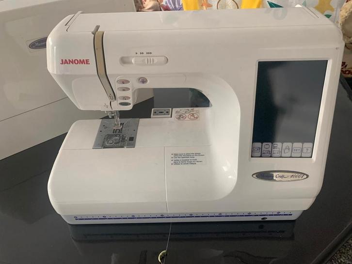 Janome Memory Craft 10001 – Naai- & Borduurmachine, Hobby en Vrije tijd, Naaimachines en Toebehoren, Zo goed als nieuw, Naaimachine