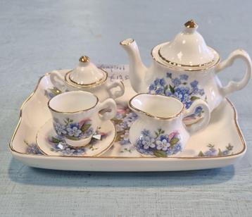 MINIATURE FINE BONE China Theeset van G. Pauws	 beschikbaar voor biedingen