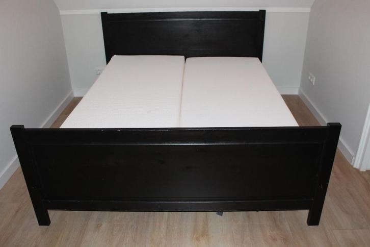 Tweepersoonsbed (IKEA Hemnes), Huis en Inrichting, Slaapkamer | Bedden, Gebruikt, Tweepersoons, 180 cm, 210 cm, Hout, Zwart, Verstelbaar