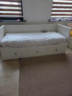 Twee IKEA bedden - Hemnes wit 3 laa en nog kleiding  Dagbed, Huis en Inrichting, Gebruikt, 90 cm, Eenpersoons, Wit