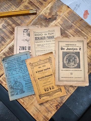 Oude lied en toneel Boekjes Collectie beschikbaar voor biedingen