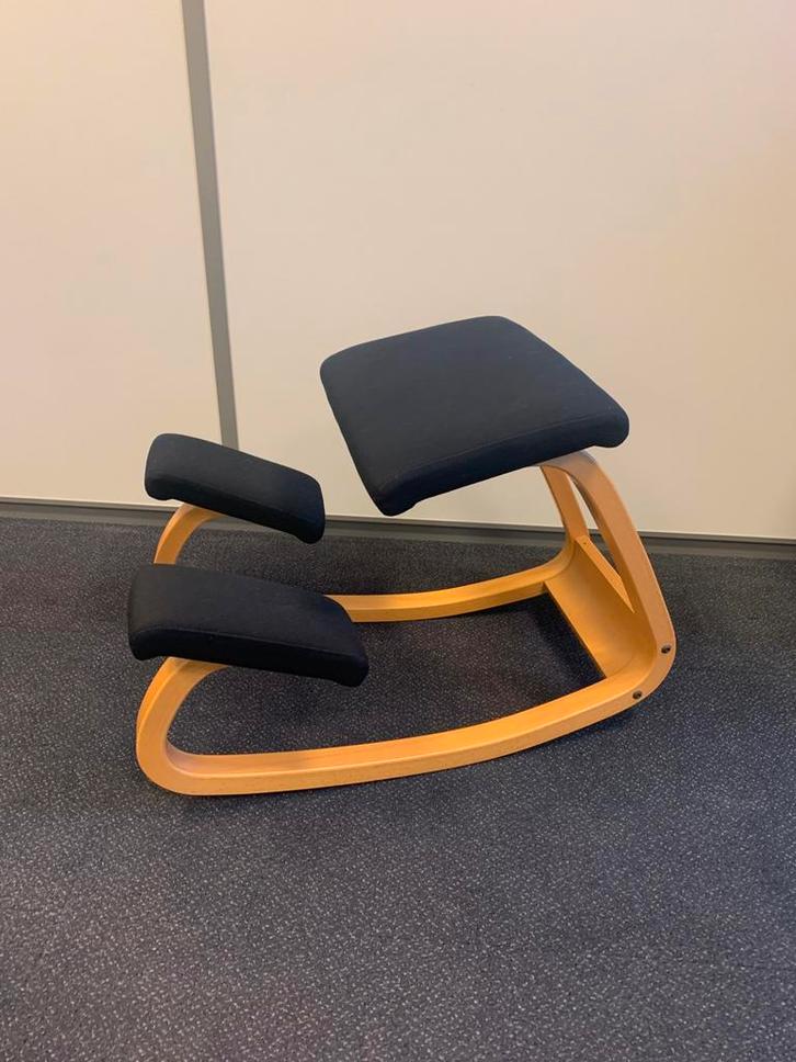 Stokke Variable Balance kniestoel, Huis en Inrichting, Stoelen, Zo goed als nieuw, Eén, Zwart, Ophalen