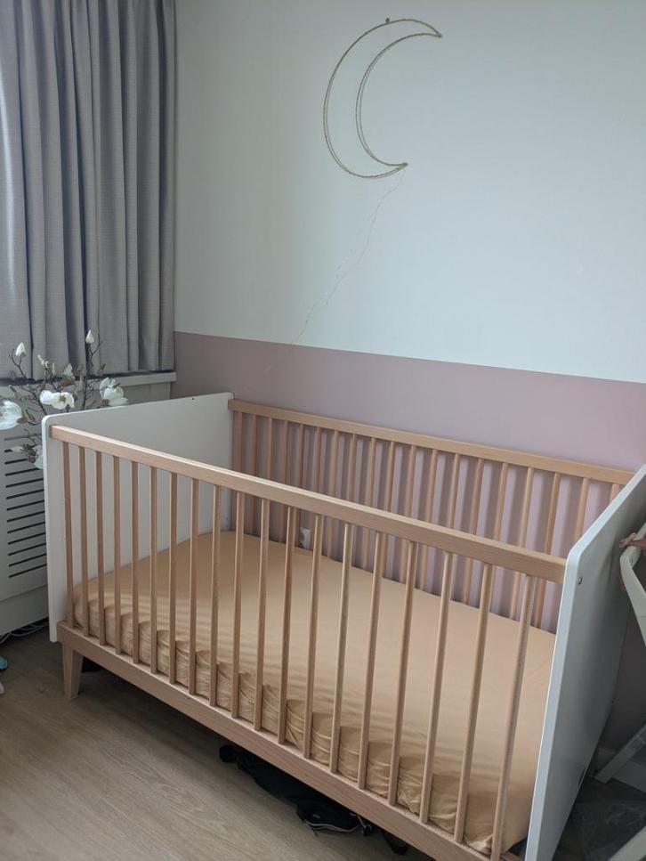Bopita Ledikant/babybed + schoon matras, zo goed als nieuw, Kinderen en Baby's, Kinderkamer | Complete kinderkamers, Zo goed als nieuw