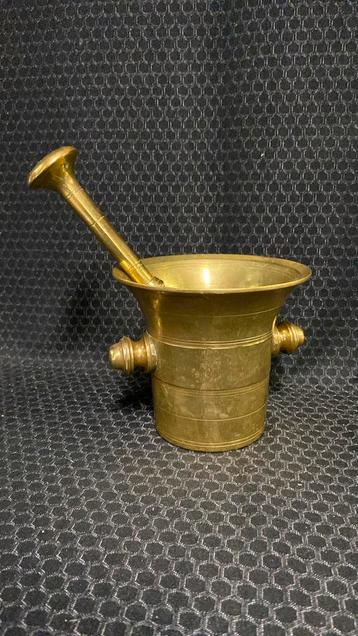 Messing brons Vijzel met stamper. beschikbaar voor biedingen