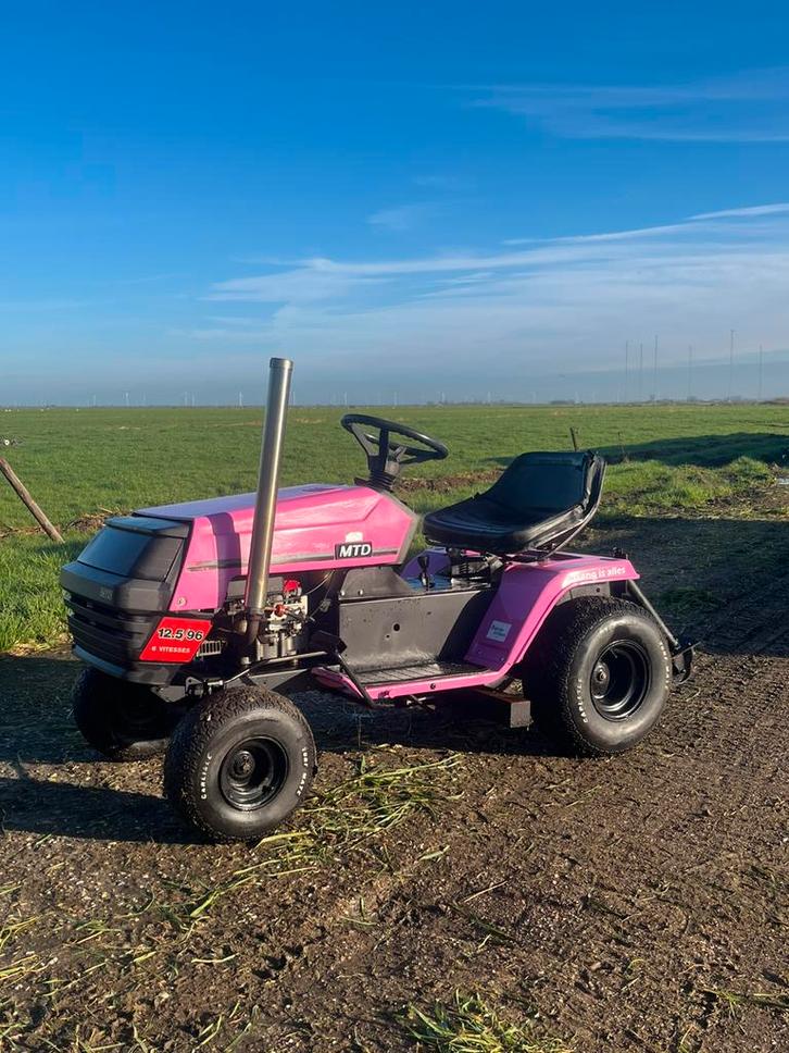 Roze pulling zitmaaier, Tuin en Terras, Zitmaaiers, Gebruikt, Ophalen