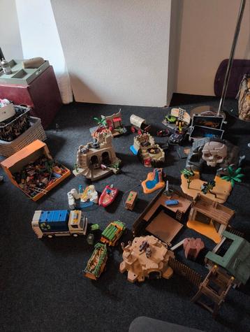 Zolder vol playmobil beschikbaar voor biedingen