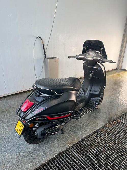 Vespa sprint iget 2021 brom, Fietsen en Brommers, Scooters | Vespa, Gebruikt, Vespa S, Maximaal 45 km/u, Benzine, Ophalen