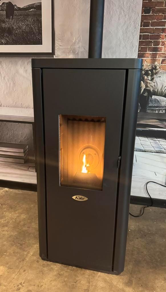 Kalor Forgaya 8 Pelletkachel 3,4 t/m 8,3 kw, Huis en Inrichting, Kachels, Nieuw, Pelletkachel, Overige brandstoffen, Ophalen