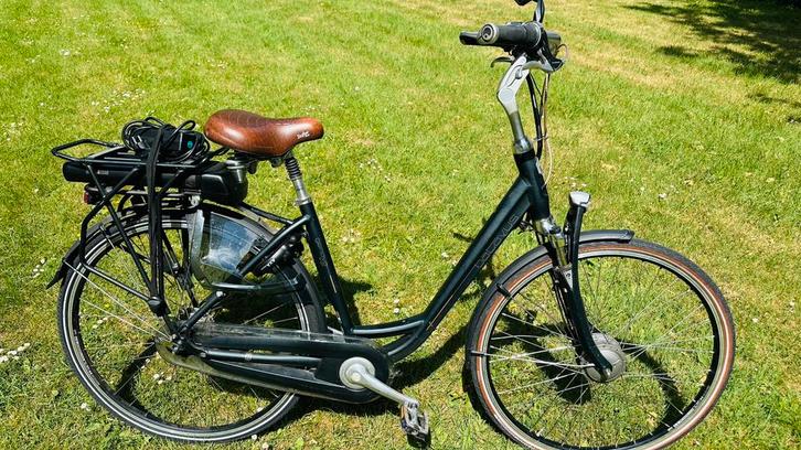 I.g.st mooie goede damesfiets E-bike Batavus Genova 48cm, Fietsen en Brommers, Fietsen | Dames | Damesfietsen, Gebruikt, Batavus