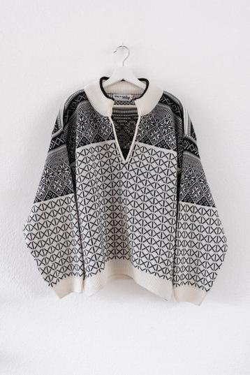 Noorse Trui Maat XL beschikbaar voor biedingen