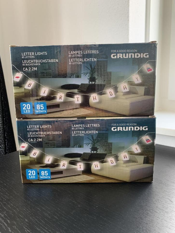 Led letter slinger Grundig  NIEUW IN DOOS !, Hobby en Vrije tijd, Feestartikelen, Nieuw, Versiering, Ophalen