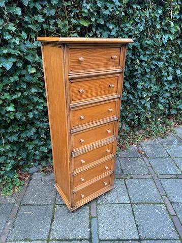 Vintage Tallboy Ladekast met 7 Lades beschikbaar voor biedingen