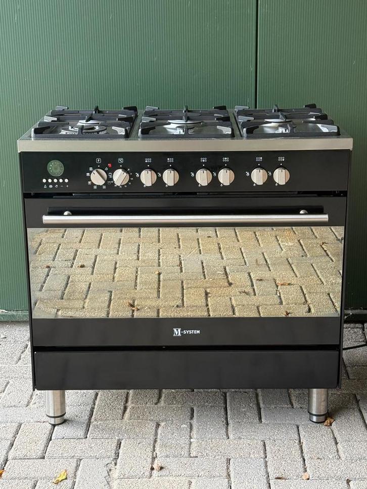 Zwarte Gasfornuis M-system, Witgoed en Apparatuur, Fornuizen, Zo goed als nieuw, Vrijstaand, Gas, 5 kookzones of meer, 90 tot 95 cm