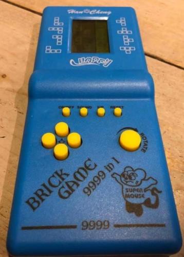 Brickgame 9999 in 1 computerspel  beschikbaar voor biedingen