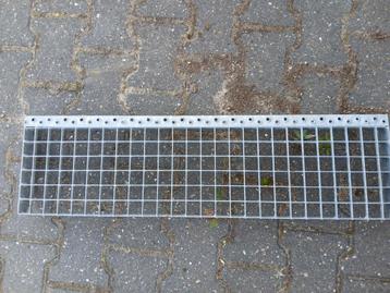 Gegalvaniseerde traptrede  beschikbaar voor biedingen