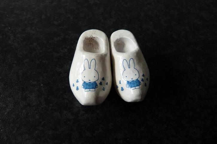 Nieuw Nijntje magneet 2 houten klompen wit, Verzamelen, Overige Verzamelen, Nieuw, Ophalen of Verzenden