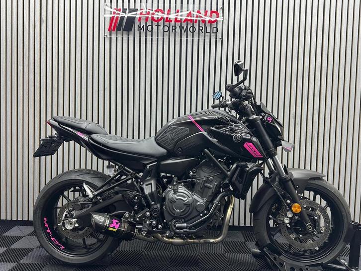 Yamaha MT-07 2024 BTW motor zwart MT07 Akrapovic MT roze, Motoren, Motoren | Yamaha, Bedrijf, Naked bike, 12 t/m 35 kW, Minimaal motorrijbewijs A2