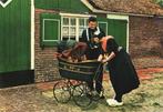 Groeten uit Staphorst, Bij de kinderwagen, klederdracht, Ophalen of Verzenden, 1960 tot 1980, Ongelopen, Overijssel