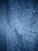 Blauwe gordijnen met een ingeweven werkje in dezelfde kleur., Blauw, Ophalen of Verzenden, Zo goed als nieuw, 200 cm of meer